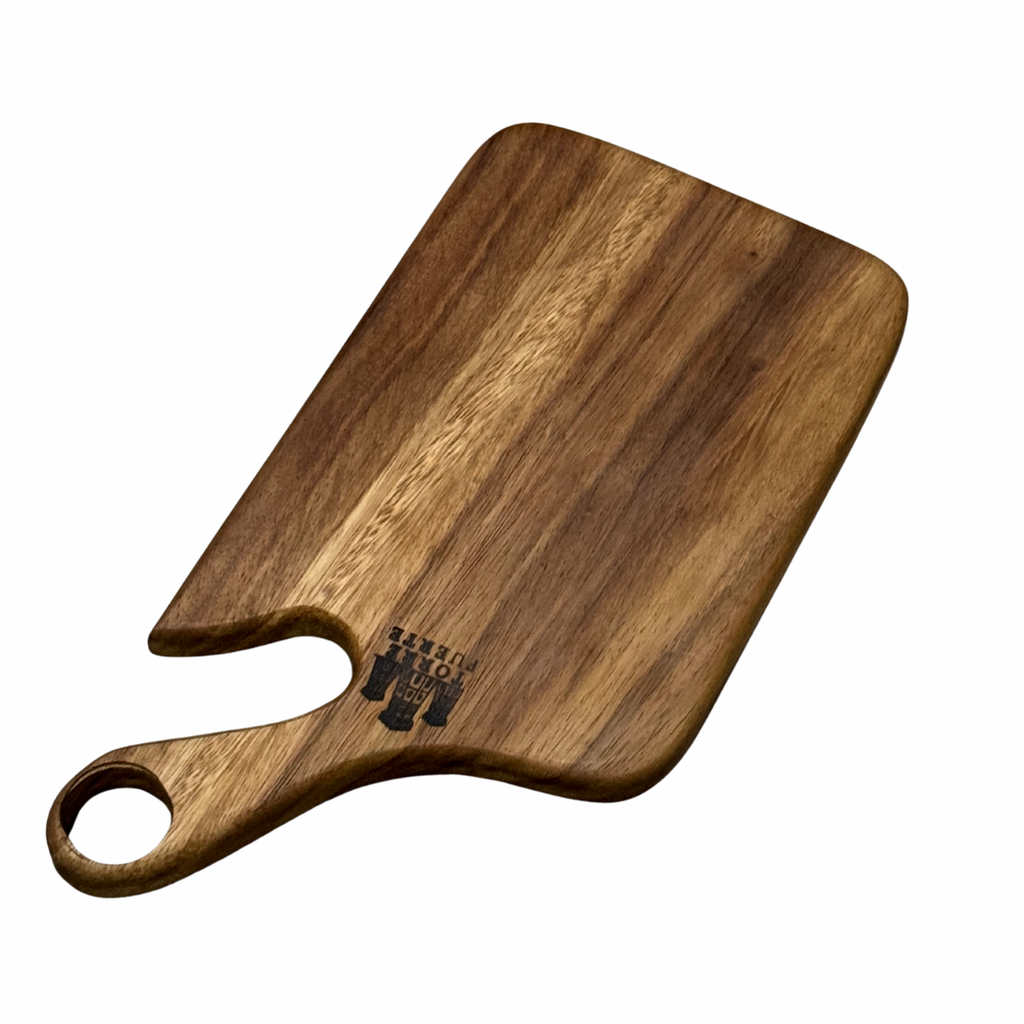 Tabla para picar alimentos. De madera fina.