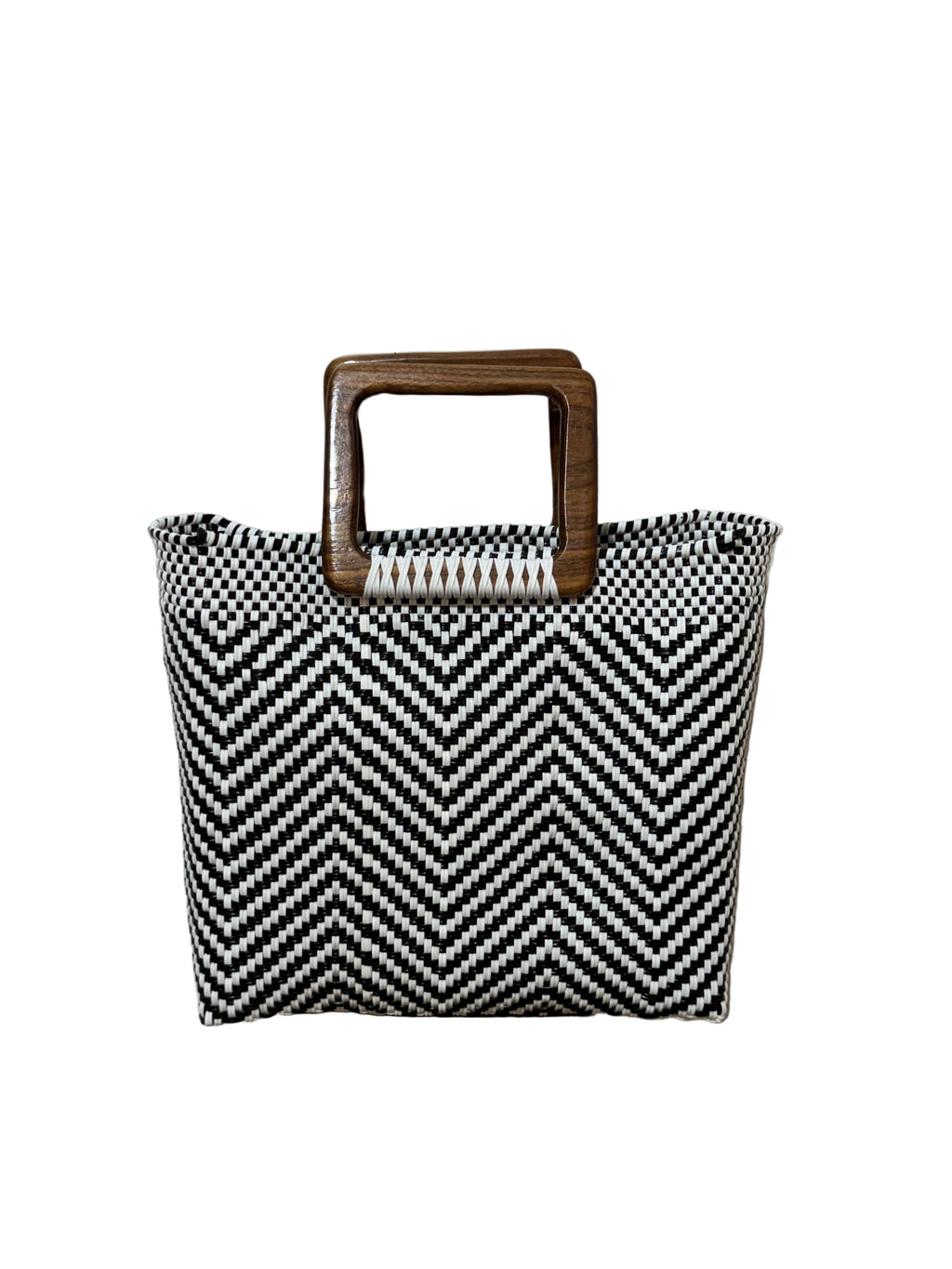 Bolso artesanal 100% oaxaqueño, tejido a mano con hilo de plástico reciclado y asa de madera fina.