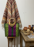 Bolso 100% artesanal oaxaqueño talla grande, tejido a mano con hilo reciclado y asa de madera fina.