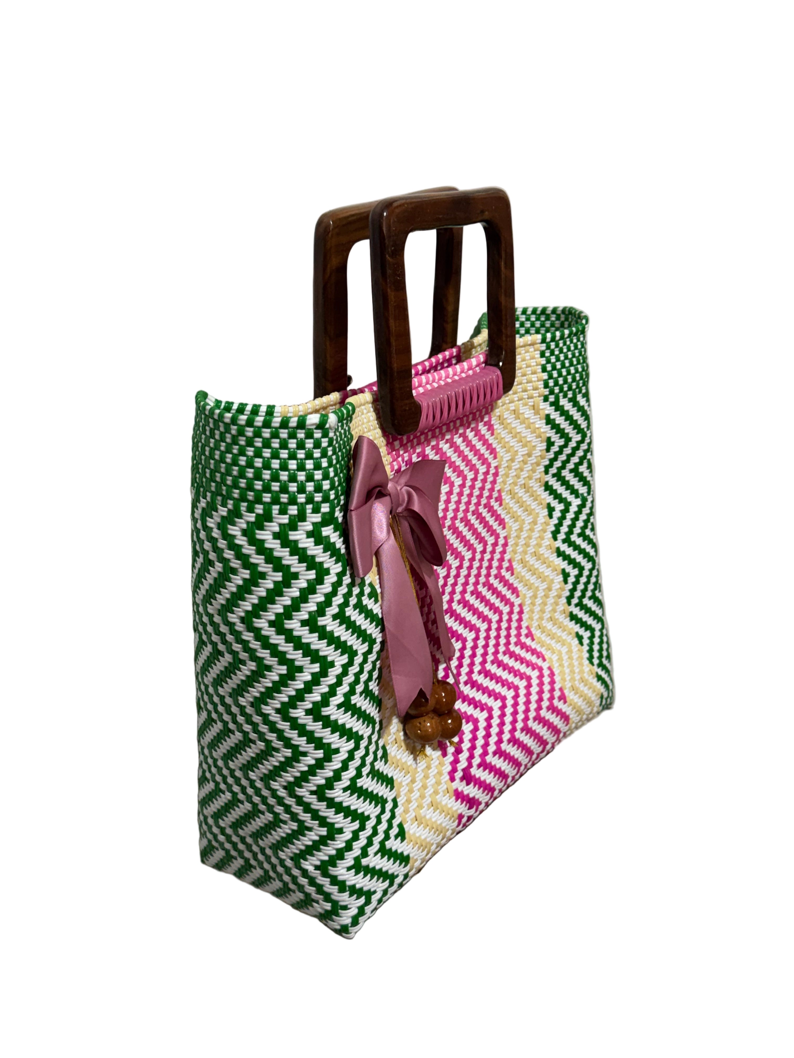 Bolso oaxaqueño 100% artesanal, tejido a mano con hilo reciclado y asa de madera fina.