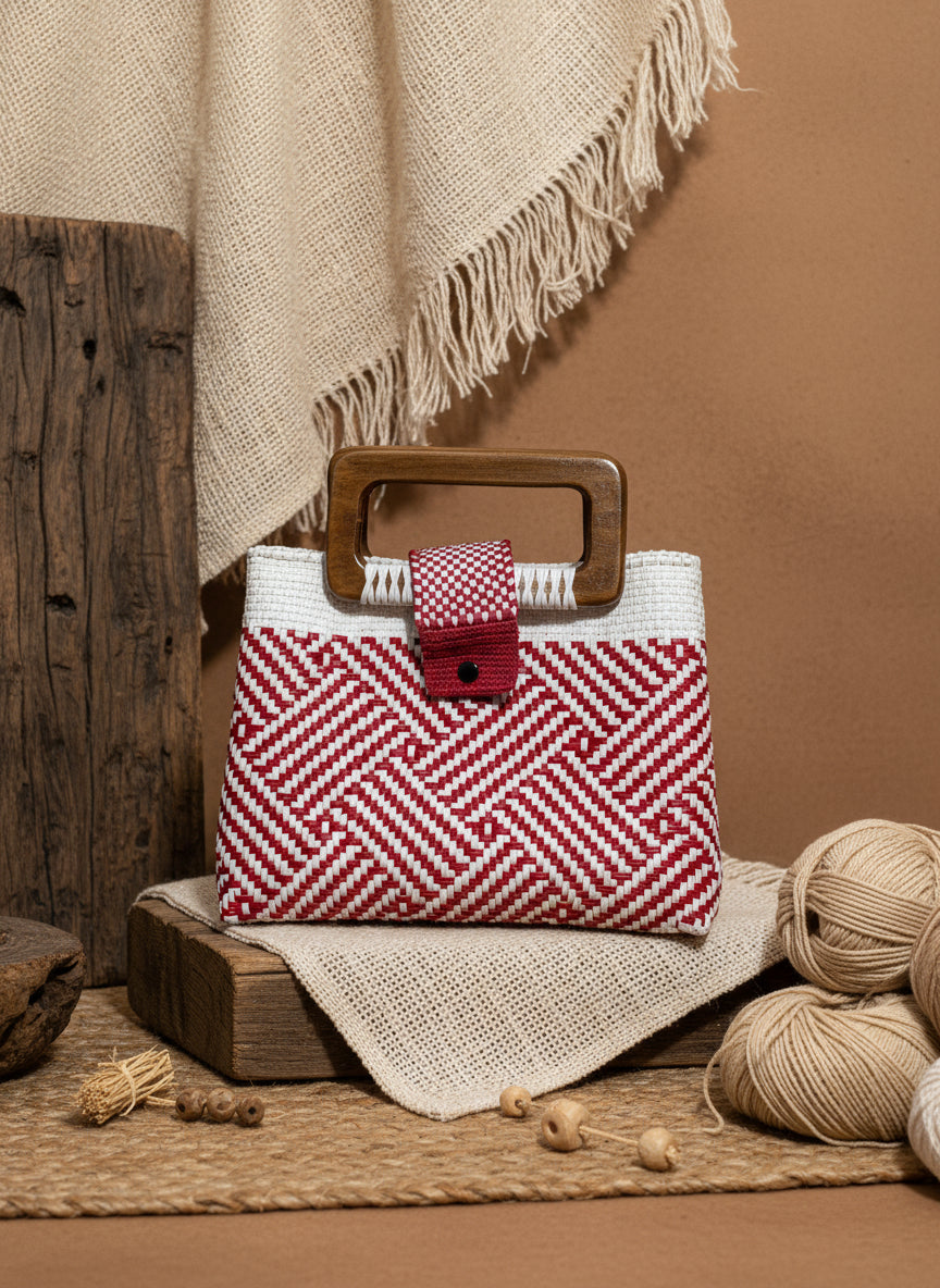 Bolso Mediano, Oaxaqueño 100% Artesanal de tegido plástico, con asa de madera fina.