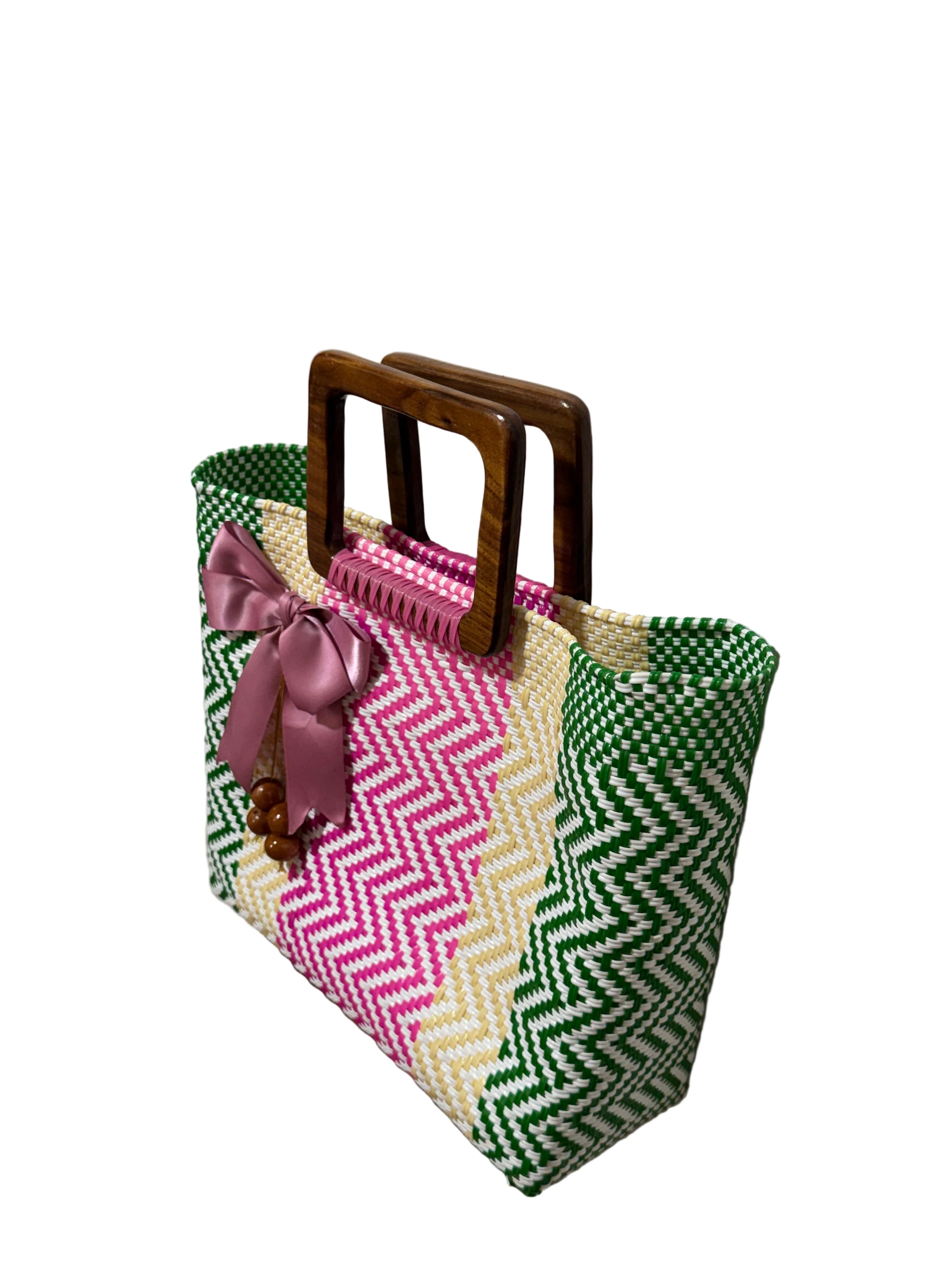 Bolso oaxaqueño 100% artesanal, tejido a mano con hilo reciclado y asa de madera fina.